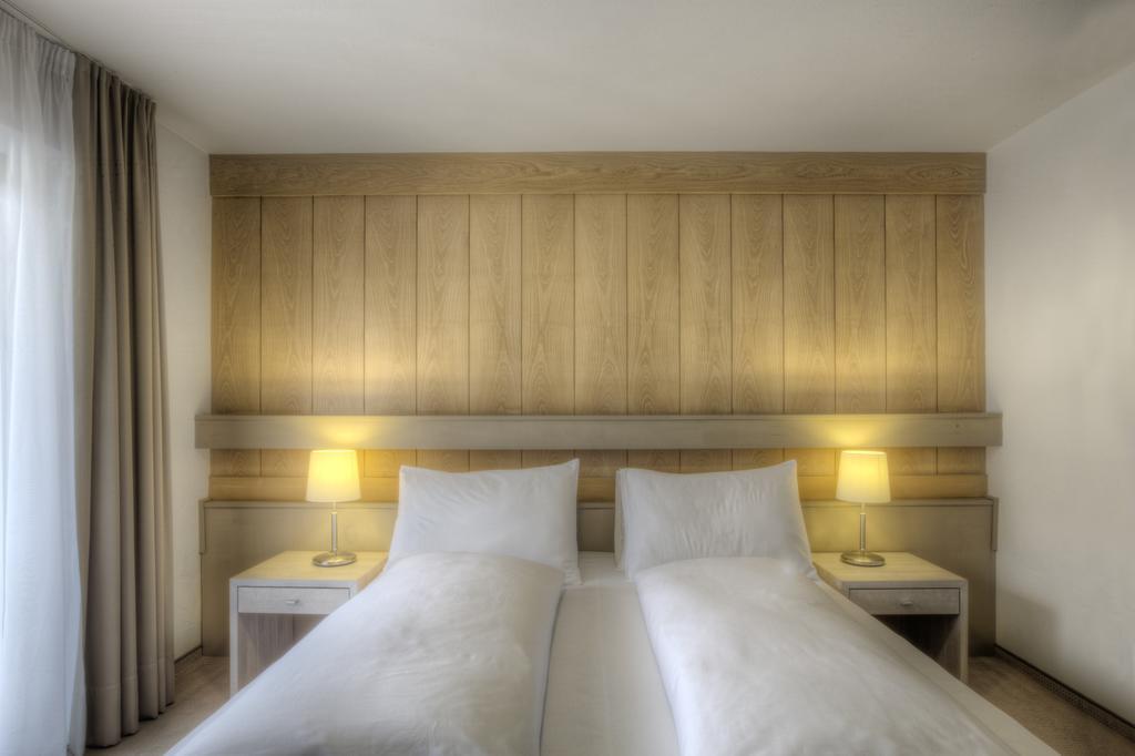 Hotel La Tambra 코르바라 인 바디아 외부 사진